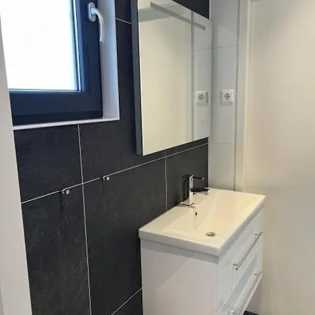 Feriehus Enkhuizer Meeresbrise Dritte Reihe Mit Zaun Haus Nr 251 Enkhuizen