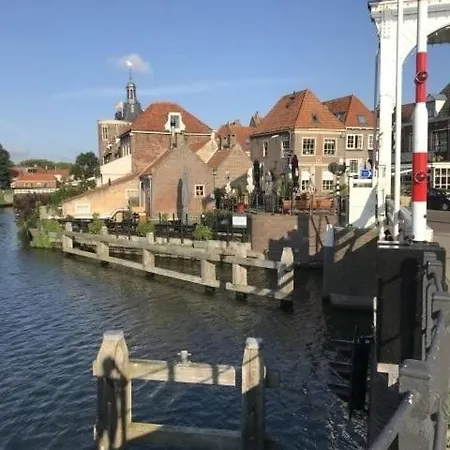 Enkhuizer Meeresbrise Dritte Reihe Mit Zaun Haus Nr 251 Holiday home Enkhuizen