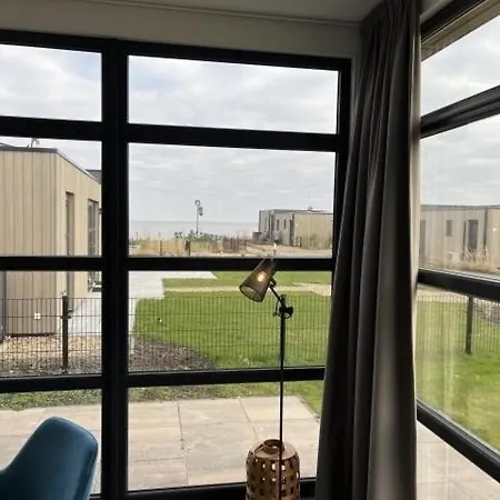 Feriehus Enkhuizer Meeresbrise Dritte Reihe Mit Zaun Haus Nr 251 Enkhuizen