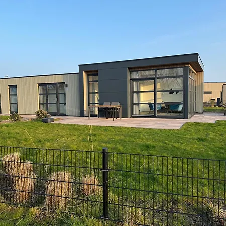 Feriehus Enkhuizer Meeresbrise Dritte Reihe Mit Zaun Haus Nr 251 Enkhuizen